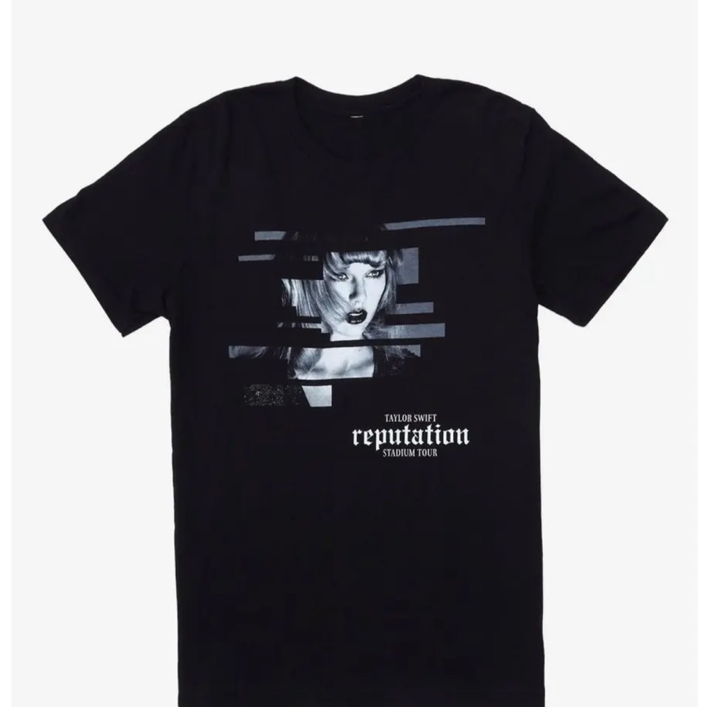 Reputation official merchandise Taylor swift tour tee shirt